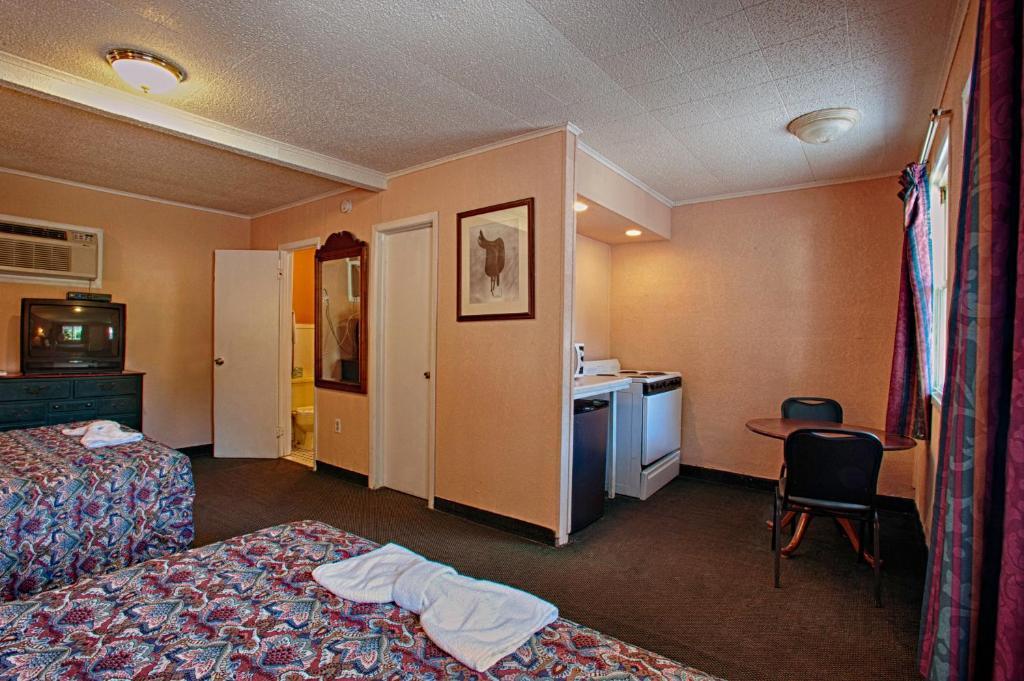 Economy Motel Inn And Suites Somers Point Room photo